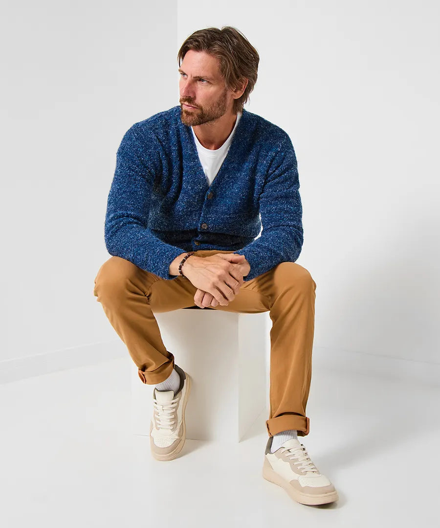 Men | V-neck knit sweater